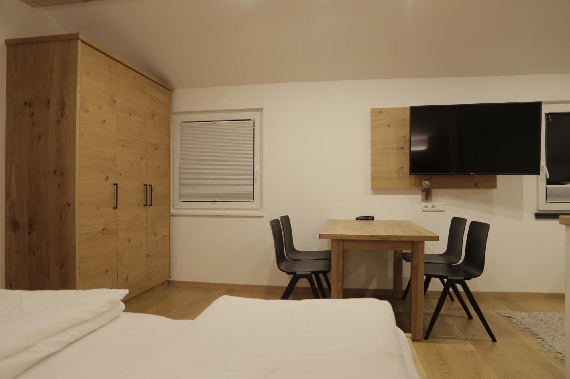 Thurners Bed&Breakfast an der Großglocknerstraße Fusch an der Glocknerstraße Zimmer foto